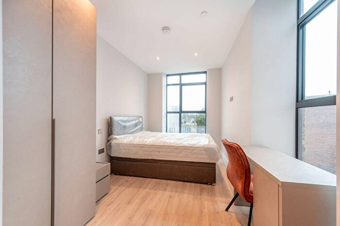 2 Bedroom Flat To Rent In High Road, Wembley, HA0