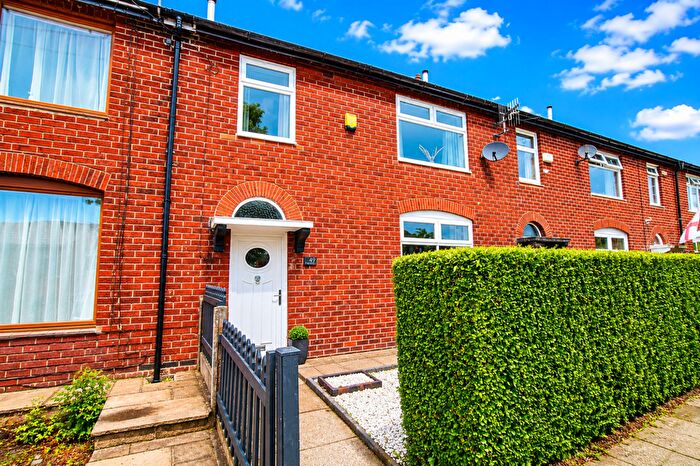 3 Bedroom Terraced House For Sale In Calder Avenue, Littleborough, OL15