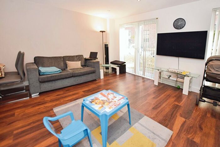 2 Bedroom Flat To Rent In Wilburn Basin, Ordsall Lane, Salford, M5