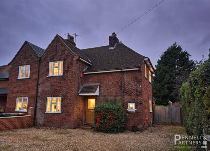 3 Bedroom Semi-Detached House For Sale In Westwood Park Road, Peterborough, PE3