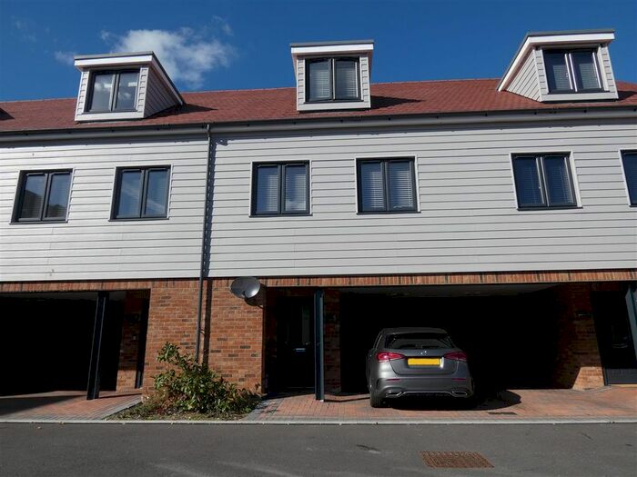 2 Bedroom Property To Rent In Dorman Avenue South, Aylesham, Canterbury, CT3