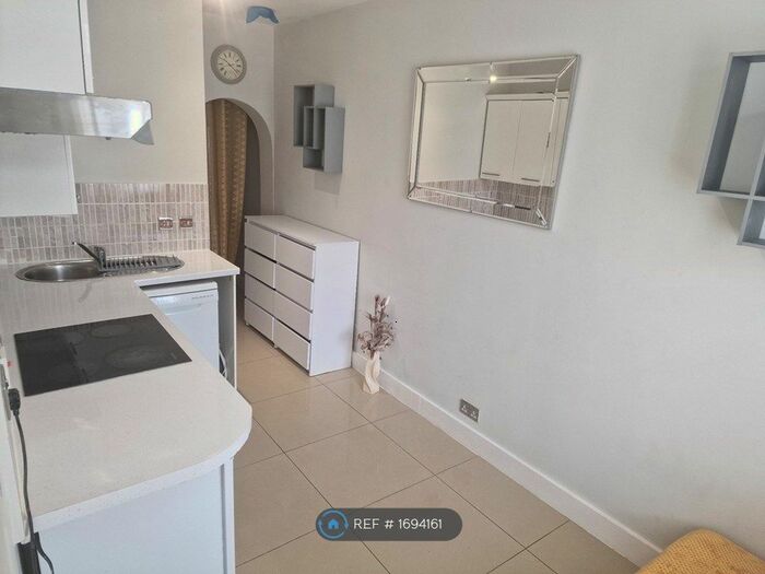 1 Bedroom Flat To Rent In Headstone Lane, Harrow, HA2