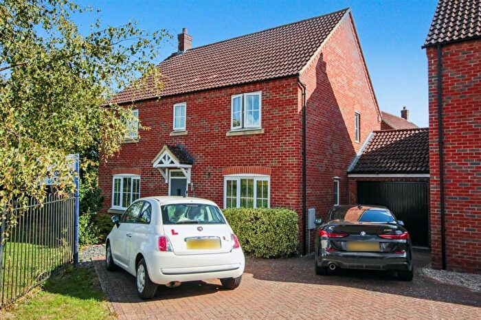 4 Bedroom Detached House For Sale In Saltcote Way, Bedford, MK41