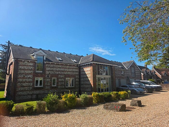 4 Bedroom Barn Conversion To Rent In Kingston Barnyard, Winterborne Kingston, Blandford Forum, DT11