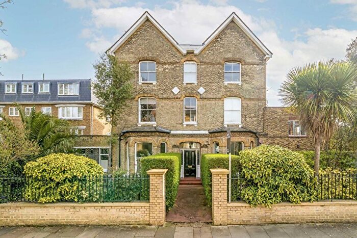 1 Bedroom Flat For Sale In Burlington Road, Chiswick, W4