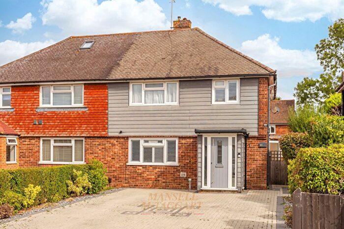 3 Bedroom Semi-Detached House For Sale In The Ridgeway, Horley, RH6