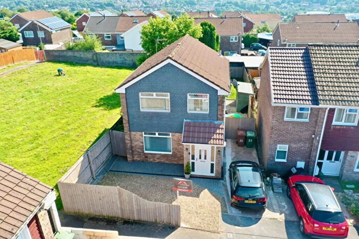 3 Bedroom Detached House For Sale In Penmaen Close, Cefn Hengoed, CF82
