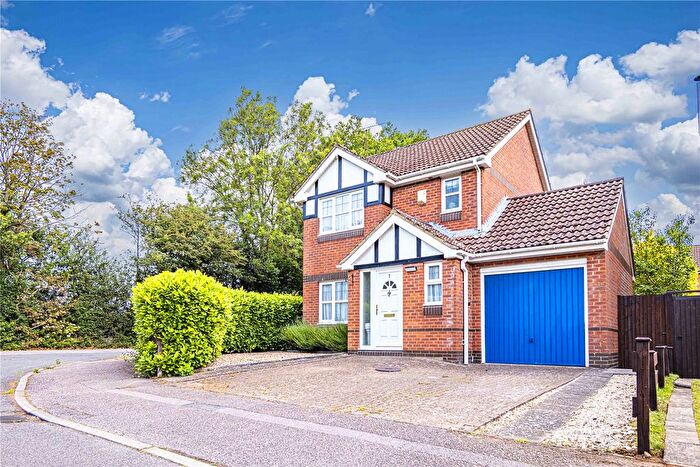3 Bedroom Detached House For Sale In Knights Orchard, Gadebridge, Hemel Hempstead, Hertfordshire, HP1