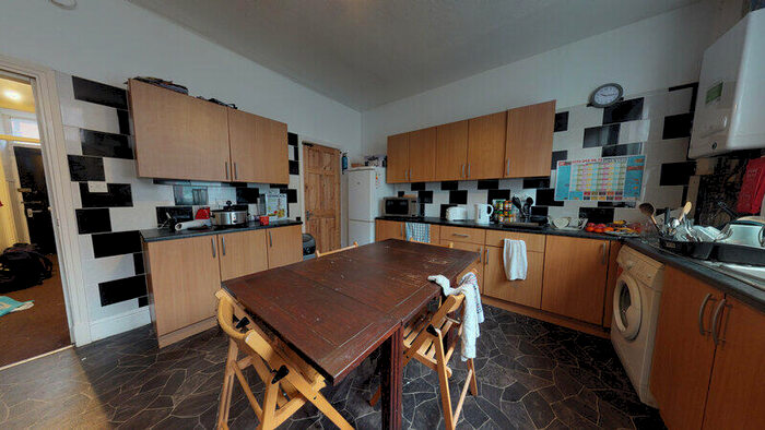 4 Bedroom Terraced House To Rent In Burchett Grove, Woodhouse, Leeds, LS6