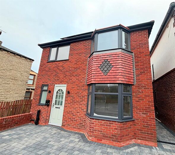 4 Bedroom Detached House For Sale In Huddersfield Road, Stalybridge, SK15