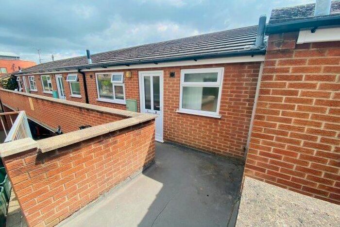 1 Bedroom Flat To Rent In Burton Road, Nottingham, NG4