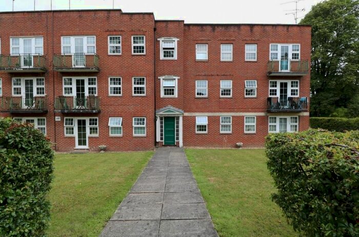 2 Bedroom Flat To Rent In 7 Upper Park Road, Camberley GU15