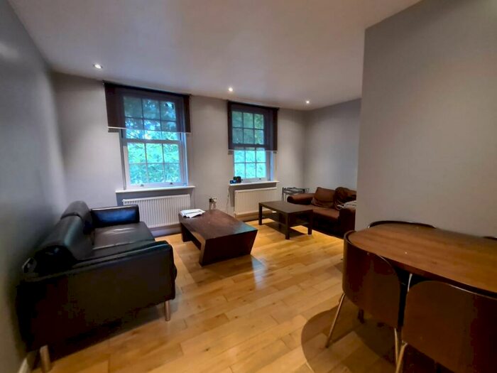 3 Bedroom Flat To Rent In Kennington Lane, SE11