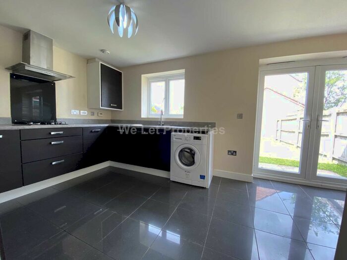 4 Bedroom Property To Rent In Rosebeck Walk, Altrincham, WA14