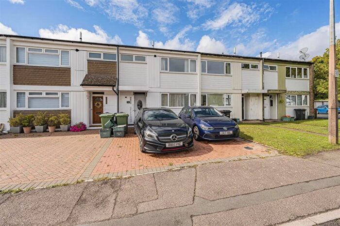 3 Bedroom Terraced House For Sale In Alder Close, Park Street, St. Albans, AL2