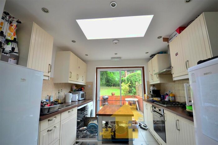 5 Bedroom Semi-Detached House To Rent In Flexible Start Date Selly Oak, Birmingham, B29