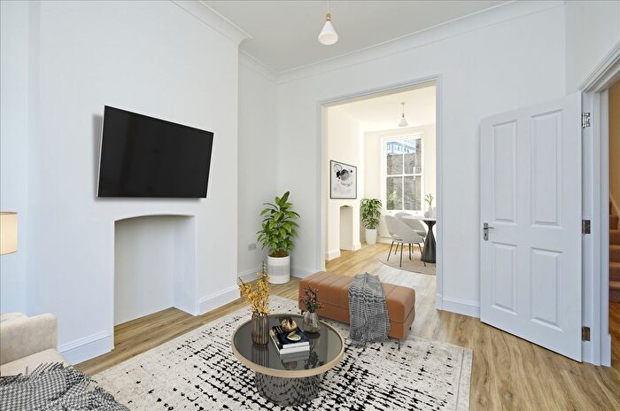 5 Bedroom Terraced House For Sale In Southwark Bridge Road, Southwark, SE1