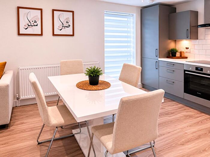 2 Bedroom Flat For Sale In Collie Place, Houghton Regis, Dunstable, LU5