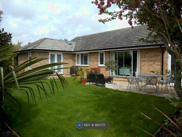 4 Bedroom Bungalow To Rent In Riverview Road, Epsom, KT19