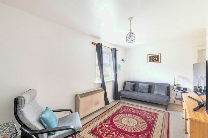 1 Bedroom Flat To Rent In Henry Doulton Drive, London, SW17
