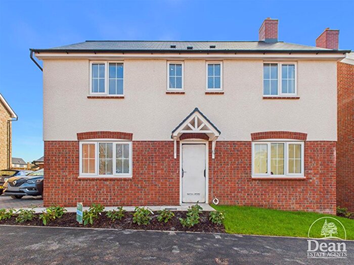4 Bedroom Detached House For Sale In Old Dairy Way, Netherend, Lydney, GL15