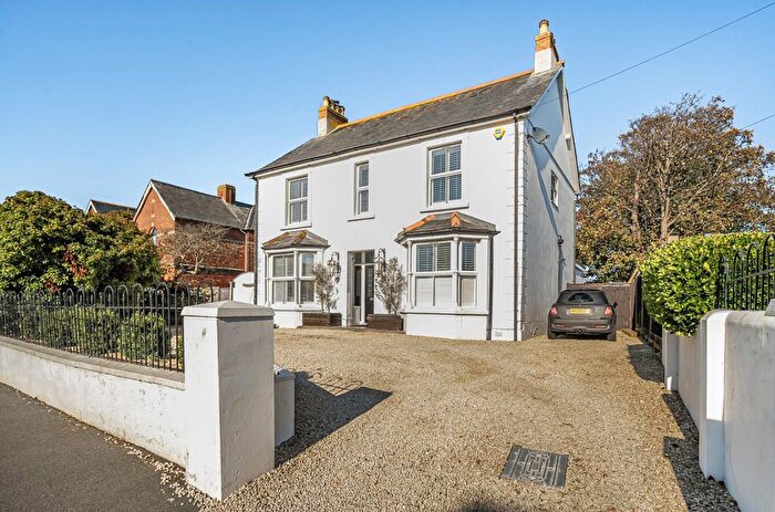 3 Bedroom Detached House For Sale In East Street, Selsey, PO20