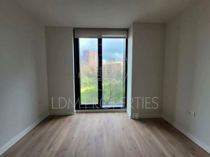 2 Bedroom Apartment To Rent In Aspin Lane, Manchester, Greater Manchester, M4