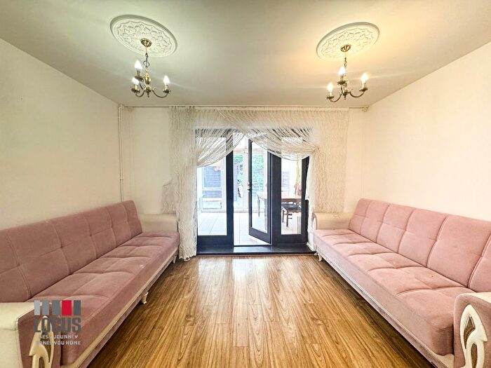 4 Bedroom Terraced House To Rent In Ching Way, Chingford, E4