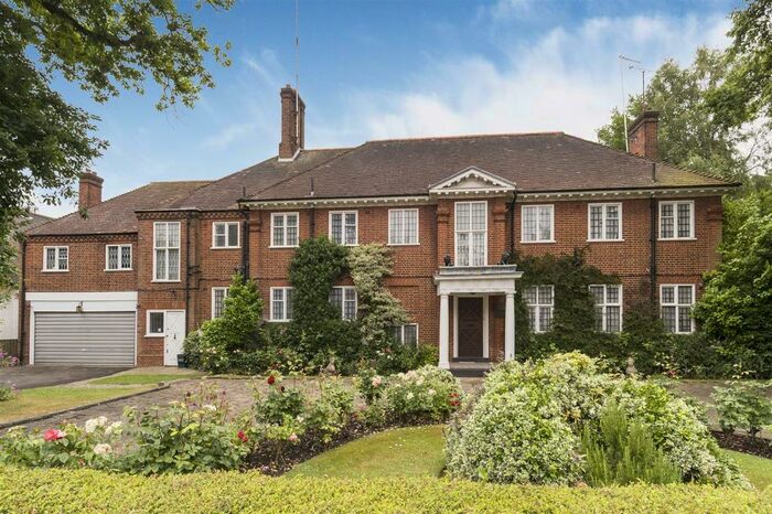 6 Bedroom Detached House For Sale In Courtenay Avenue, N6