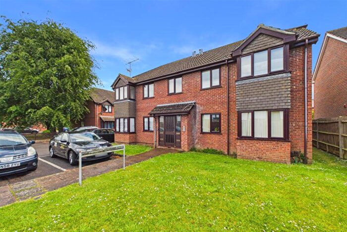 2 Bedroom Flat For Sale In Pittard Road, Basingstoke, RG21