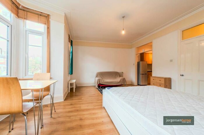 Studio To Rent In Third Avenue, Acton, London, W3