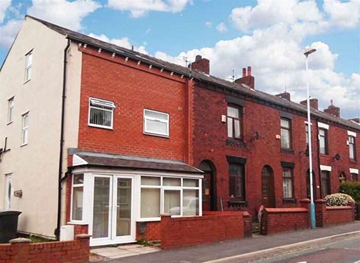 2 Bedroom Maisonette To Rent In Thompson Lane, Chadderton, OL9