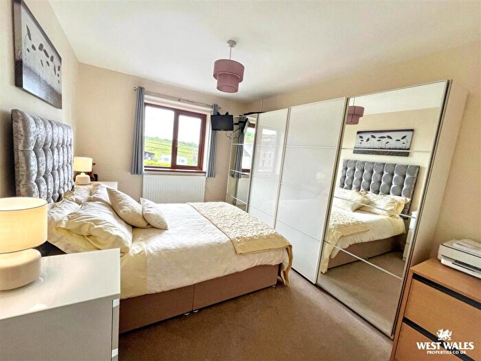 4 Bedroom Detached House For Sale In Heol Llanelli, Pontyates, Llanelli, SA15