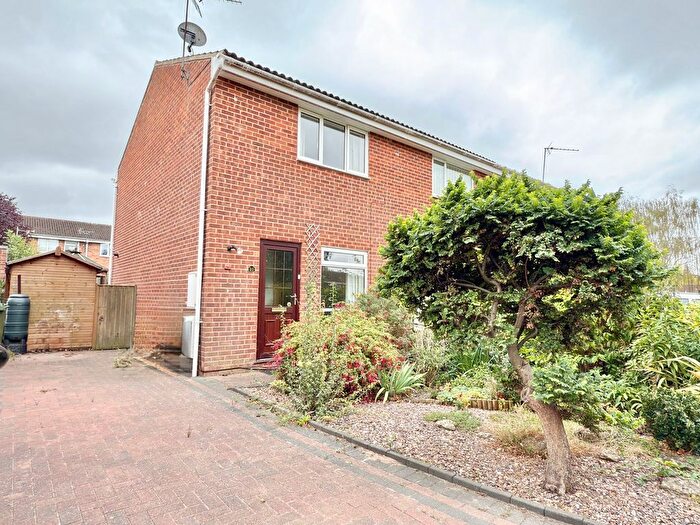 2 Bedroom Terraced House For Sale In Lincoln Close, Tewkesbury, Tewkesbury, GL20