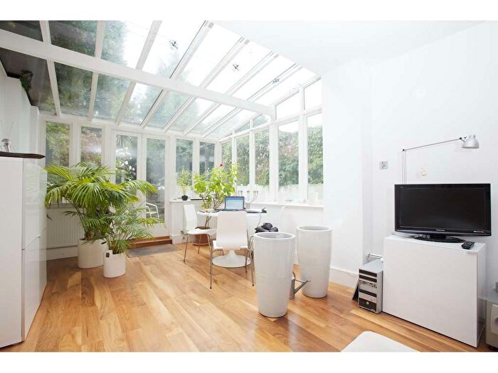 2 Bedroom Flat To Rent In Belsize Road, London, NW6