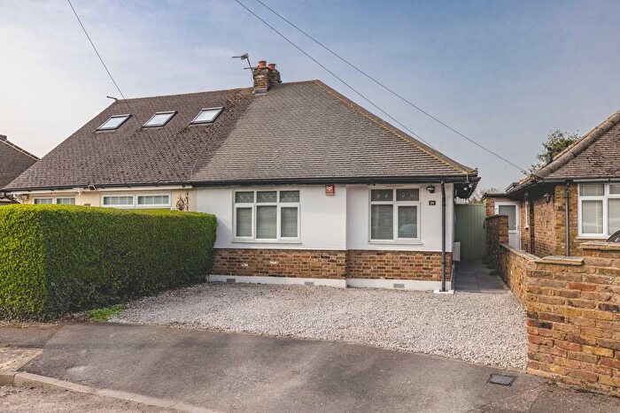 3 Bedroom Semi Detached Bungalow For Sale In Stonecroft Avenue, Iver, SL0
