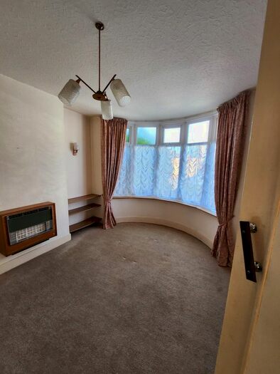 4 Bedroom Semi-Detached House To Rent In Eton Road, Ilford, IG1