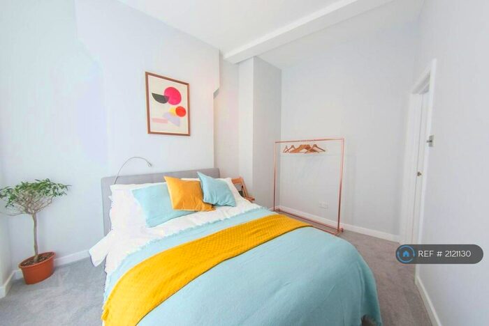 1 Bedroom Flat To Rent In Kennington Lane, London, SE11