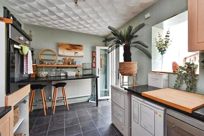 3 Bedroom End Of Terrace House For Sale In School Road, Troedyrhiw, Merthyr Tydfil, CF48