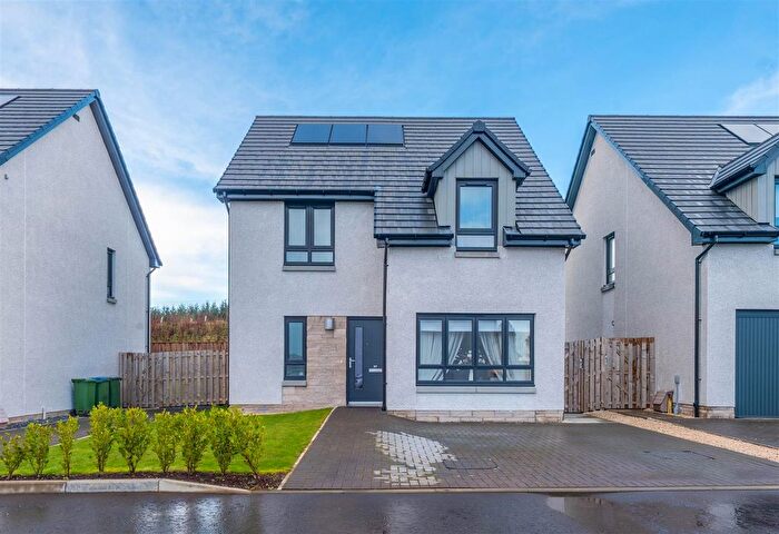 4 Bedroom Detached House For Sale In Glebe Crescent, Milnathort, Kinross, KY13