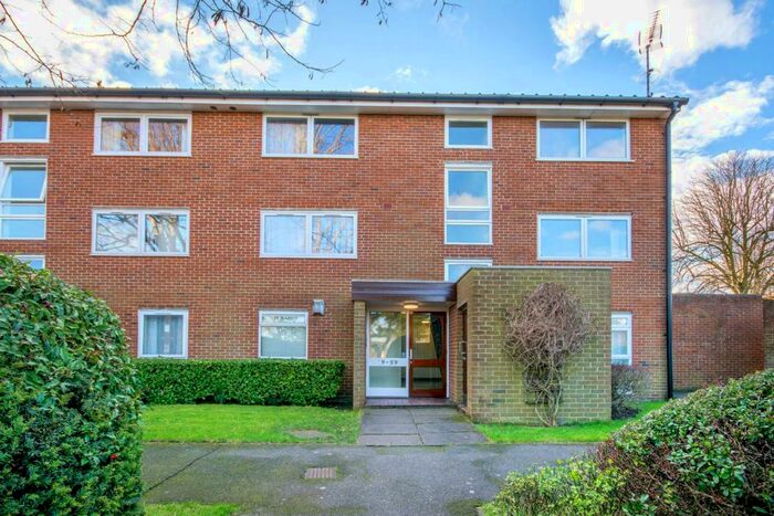 1 Bedroom Flat To Rent In Tidenham Gardens, East Croydon, Croydon, CR0