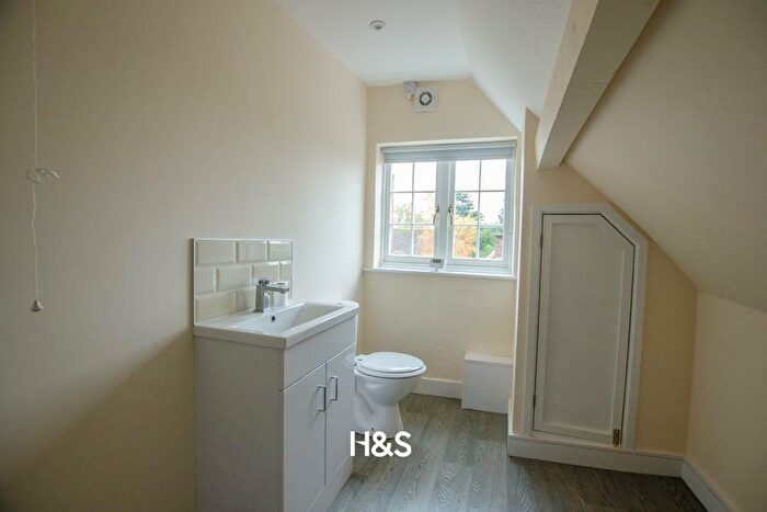 2 Bedroom Apartment To Rent In High Street, Warwick, CV34