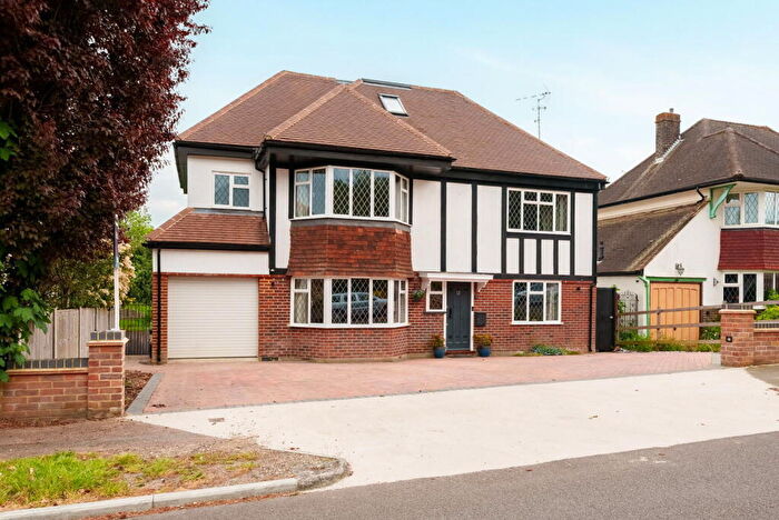6 Bedroom Detached House For Sale In Walkfield Drive, Epsom, KT18