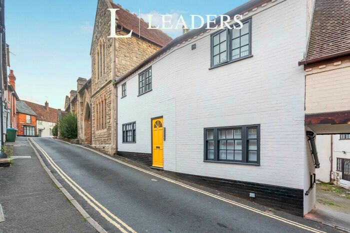 Studio To Rent In St Rumbolds, Buckingham, MK18