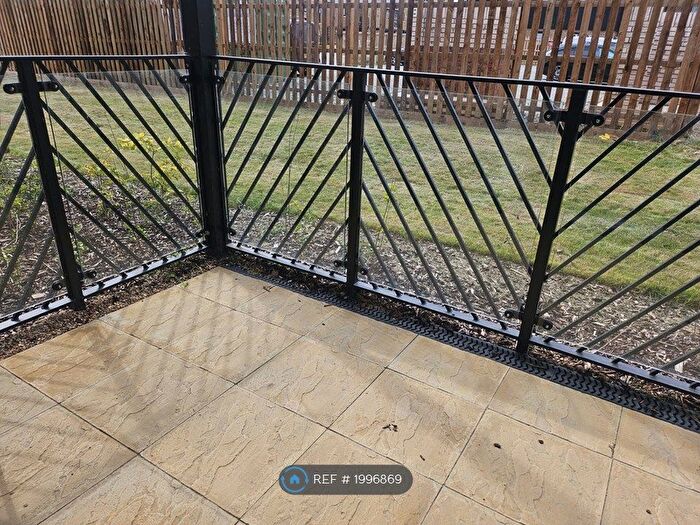 1 Bedroom Flat To Rent In Whitecliff, Swanscombe, DA10