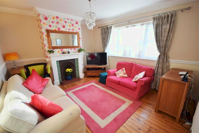 1 Bedroom Flat To Rent In Churchview Road, Twickenham, TW2