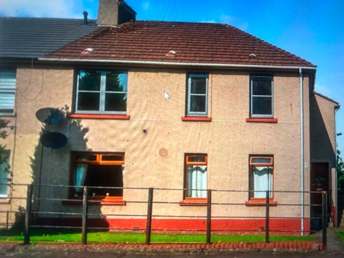 3 Bedroom Flat To Rent In Inglis Place, Brightons, Falkirk, FK2