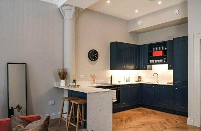 2 Bedroom Flat For Sale In Pilmuir Street, Dunfermline, KY12