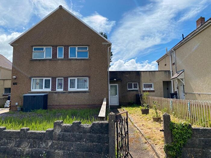 2 Bedroom Flat For Sale In Coombe Tennant Avenue, Neath, Neath Port Talbot., SA10