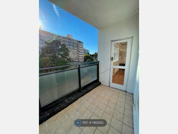 3 Bedroom Flat To Rent In Chaucer House, London, SW1V